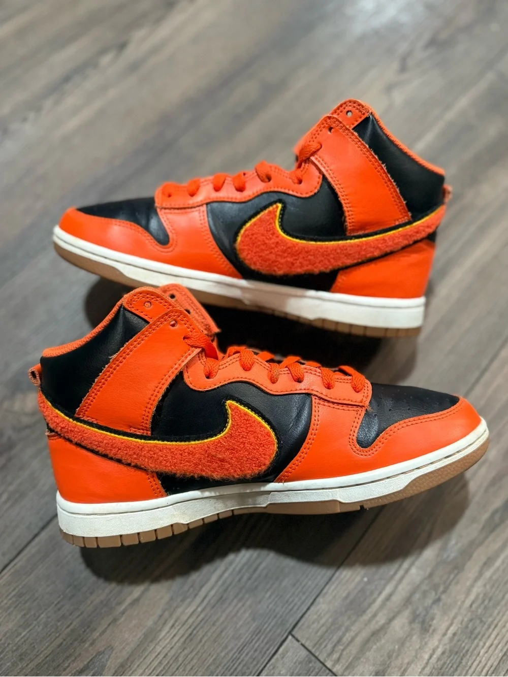 Nike Dunk Mid Chenille Swoosh Safety Orange Black Gum Men’s 8 Women’s 9.5